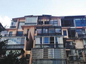 新房楼顶开裂爆料视频,揭秘爆料视频背后的真相  第2张