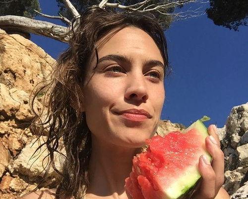 娱乐圈吃瓜吐血,吃瓜吐血事件大盘点 第2张 娱乐圈吃瓜吐血,吃瓜吐血事件大盘点 第2张