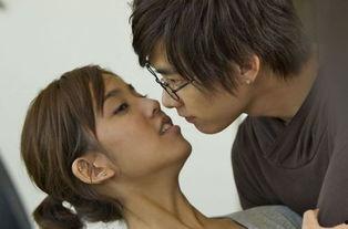 娱乐吃瓜情侣亲吻视频,网友直呼太甜了  第2张