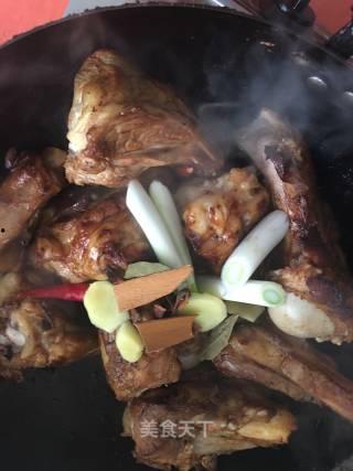 炖大骨头爆料视频播放,揭秘家常炖骨秘籍